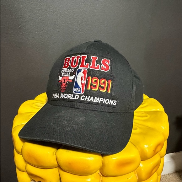 Chicago Bulls 1991 NBA Champions Black Cap - Picture 1 of 6